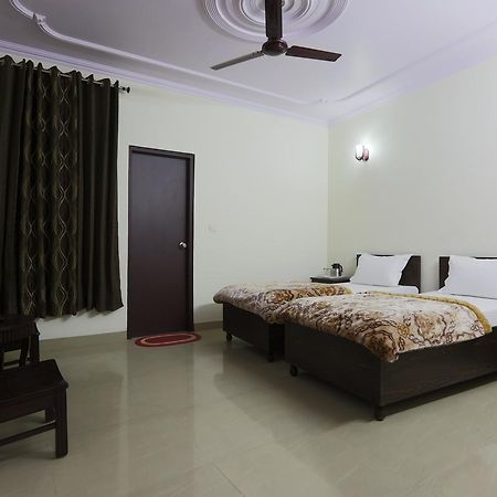 Hotel Delhi Airport Exterior photo