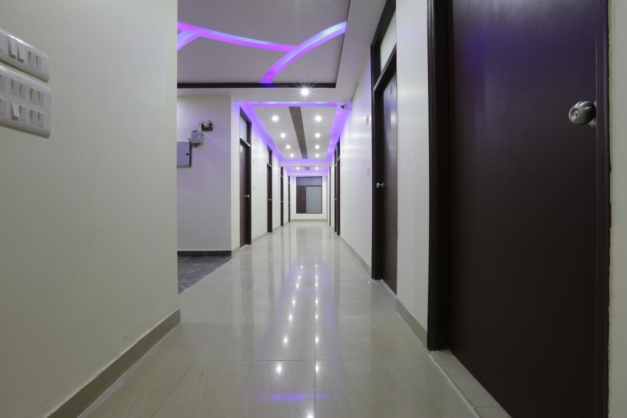 Hotel Delhi Airport Exterior photo
